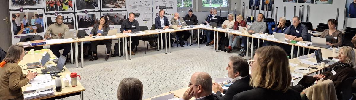 Les membre du séminaire des organismes de formation en conférence